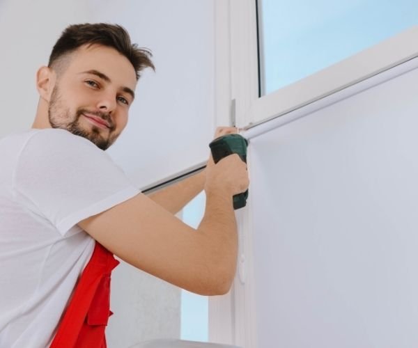 Jalousien und Raffstore reparieren und montieren
